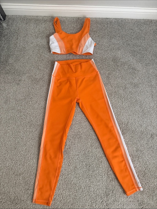 Wilo The Label Pants - Orange Colorblock High-Waist Leggings & Sports Bra Set